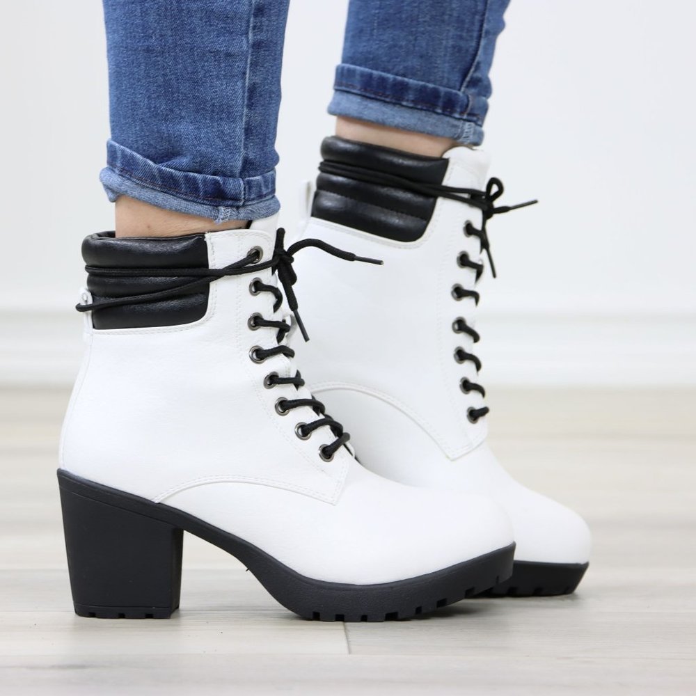 Lace-Up Lug Chunky Block High Heel Ankle Boots White Faux Leather - Picture 5 of 12